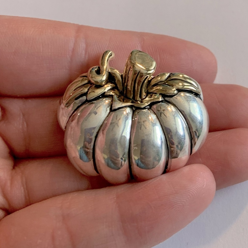 pumpkin vintage brooch signed mj - Picture 3 of 4